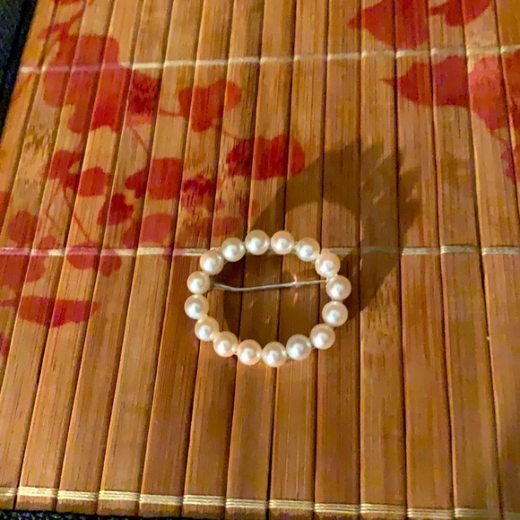 Vintage 14K Marked Pearl Pin 16 pearls good cond
